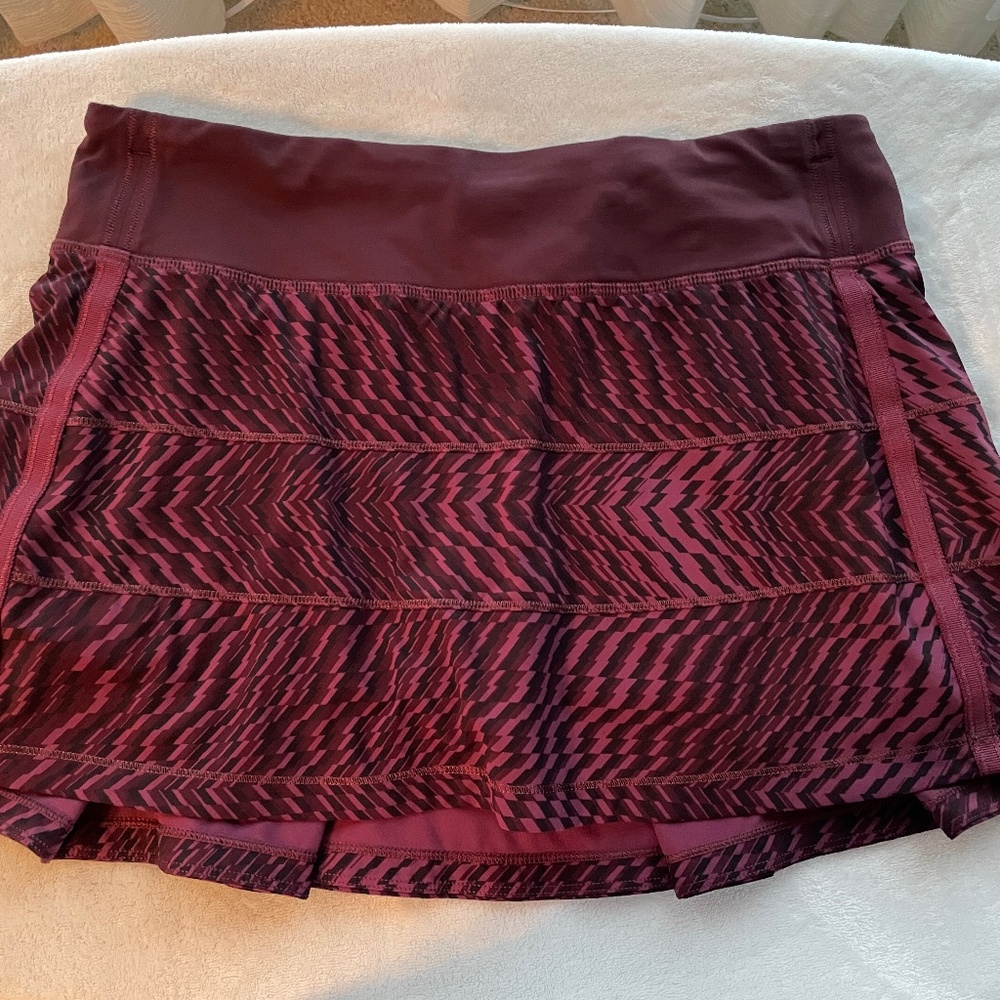 Lululemon Skirt size 6 - Burgundy
